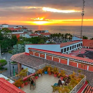 https://casa-kraken-hostel.hotelspuertovallarta.org